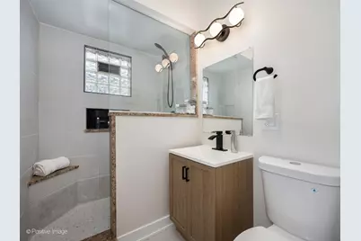 5534 W Warwick Avenue, Chicago, IL 60641 - Photo 14