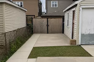 4925 W Henderson St, Chicago, IL 60641 - Photo 22