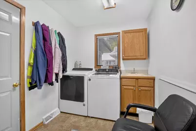 6633 Shadybrook Trail, Loves Park, IL 61111 - Photo 34