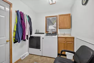 6633 Shadybrook Trail, Loves Park, IL 61111 - Photo 34