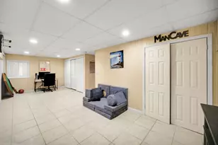 4245 Peartree Dr, Lake in the Hills, IL 60156 - Photo 16