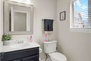4245 Peartree Dr, Lake in the Hills, IL 60156 - Photo 8