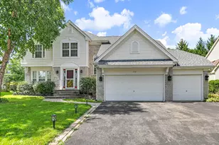 728 Brighton Cir, Port Barrington, IL 60010 - Photo 2