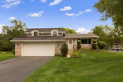 4425 Thornbark Court, Hoffman Estates, IL 60192 - Photo 2