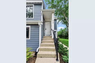 912 Manchester Circle #-, Schaumburg, IL 60193 - Photo 2