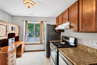 912 Manchester Circle #-, Schaumburg, IL 60193 - Photo 10