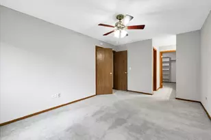 912 Manchester Cir, Schaumburg, IL 60193 - Photo 16