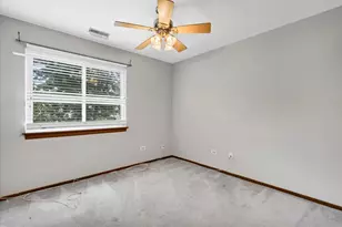 912 Manchester Cir, Schaumburg, IL 60193 - Photo 14