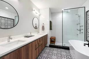 1459 W Superior St, Chicago, IL 60642 - Photo 16