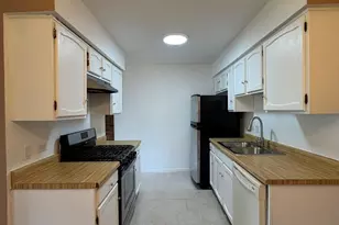 301 Cherrywood Ct, Vernon Hills, IL 60061 - Photo 6