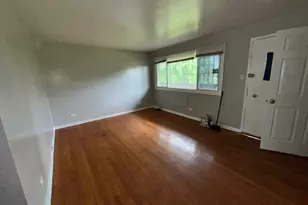 7530 S Saginaw Ave, Chicago, IL 60649 - Photo 2