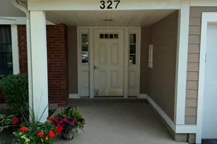 327 Wildberry Ct, Schaumburg, IL 60193 - Photo 2