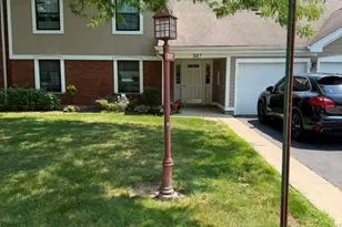 327 Wildberry Ct, Schaumburg, IL 60193 - Photo 20