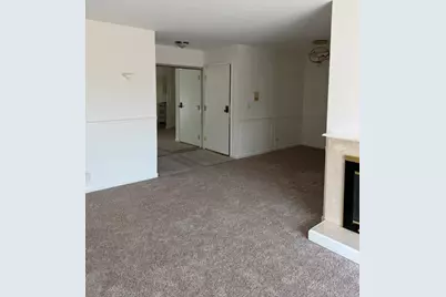 327 Wildberry Court #D2, Schaumburg, IL 60193 - Photo 4