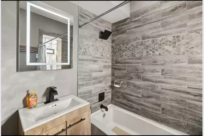 231 E 59th Street #1, Chicago, IL 60637 - Photo 8