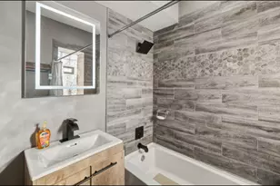 231 E 59th St, Chicago, IL 60637 - Photo 8