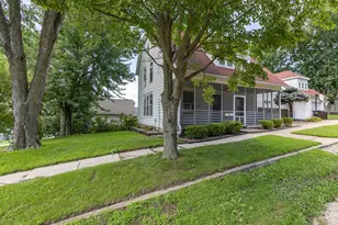 916 7th St, Fulton, IL 61252 - Photo 2