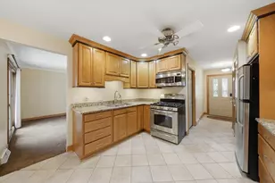 11942 S Lawler Ave, Alsip, IL 60803 - Photo 8
