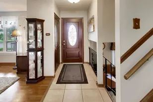 8938 S 81st Ave, Hickory Hills, IL 60457 - Photo 4