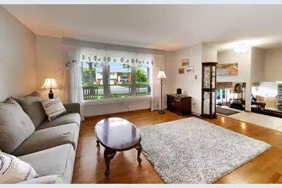 8938 S 81st Avenue, Hickory Hills, IL 60457 - Photo 6