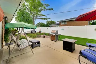 8938 S 81st Ave, Hickory Hills, IL 60457 - Photo 28