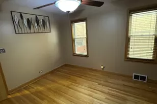8030 S Whipple St, Chicago, IL 60652 - Photo 16