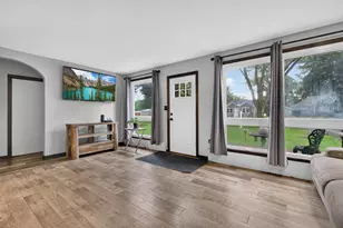 7107 N Oak St, Wonder Lake, IL 60097 - Photo 4