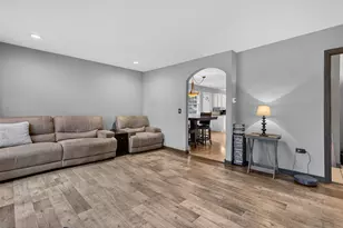 7107 N Oak St, Wonder Lake, IL 60097 - Photo 6