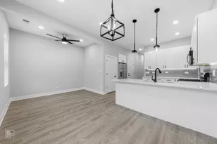 2317 W Taylor St, Chicago, IL 60612 - Photo 2
