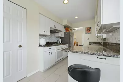 1 The Court Of Harbinger Falls, Northbrook, IL 60062 - Photo 6