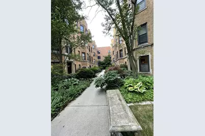 1210 W Jarvis Avenue #3S, Chicago, IL 60626 - Photo 2