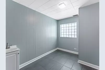 2137 Oak Park Avenue, Berwyn, IL 60402 - Photo 12