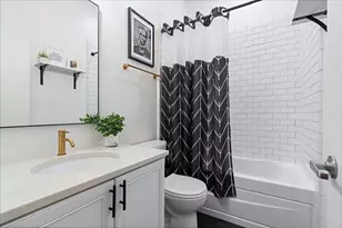 1413 W Grand Ave, Chicago, IL 60642 - Photo 16