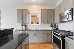 1413 W Grand Ave, Chicago, IL 60642 - Photo 6