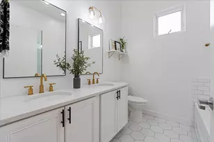1413 W Grand Ave, Chicago, IL 60642 - Photo 12