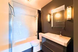 1555 N Sandburg Terrace, Chicago, IL 60610 - Photo 16