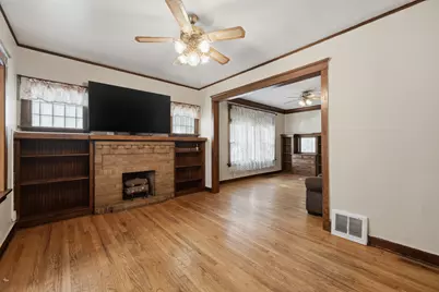 5258 W Dakin Avenue, Chicago, IL 60641 - Photo 4