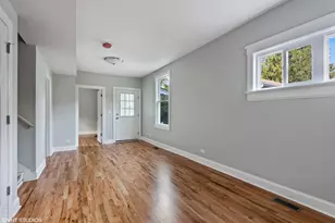 1910 Elmwood Ave, Wilmette, IL 60091 - Photo 2