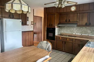 8041 W 91st St, Hickory Hills, IL 60457 - Photo 10
