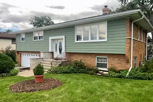 8041 W 91st St, Hickory Hills, IL 60457 - Photo 2