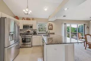 7323 Grandview Ct, Carpentersville, IL 60110 - Photo 4