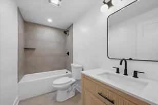 2601 N California Ave, Chicago, IL 60647 - Photo 12