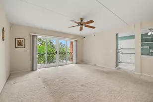 730 Creekside Dr, Mount Prospect, IL 60056 - Photo 4