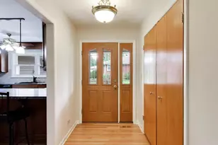 427 W Helen Rd, Palatine, IL 60067 - Photo 6