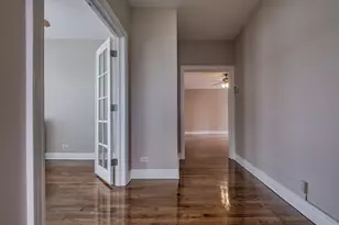 2450 W Addison St, Chicago, IL 60618 - Photo 10