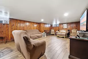 7021 S Cregier Ave, Chicago, IL 60649 - Photo 18
