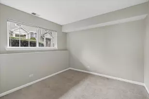 271 Holiday Ln, Hainesville, IL 60073 - Photo 16