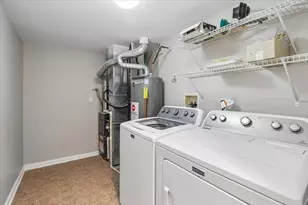 271 Holiday Ln, Hainesville, IL 60073 - Photo 20