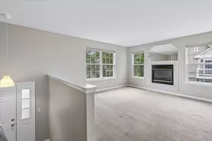 271 Holiday Ln, Hainesville, IL 60073 - Photo 2