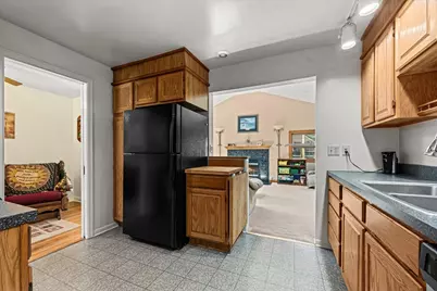 207 S Randall Road, Aurora, IL 60506 - Photo 14